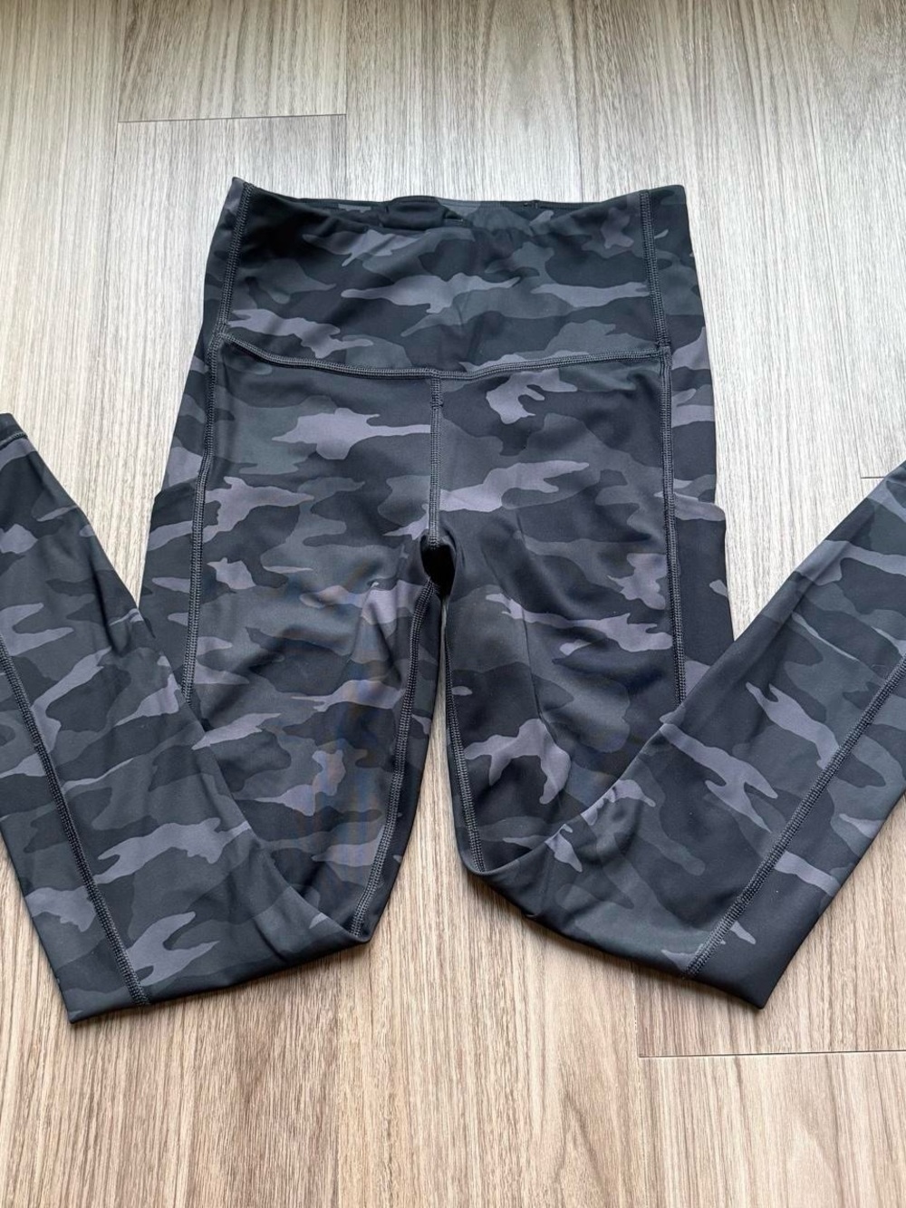 Athleta Black Camo 7/8 Leggings